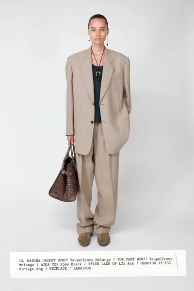 Look 15